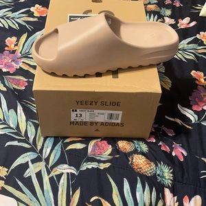 Yeezy Slide (PURE)